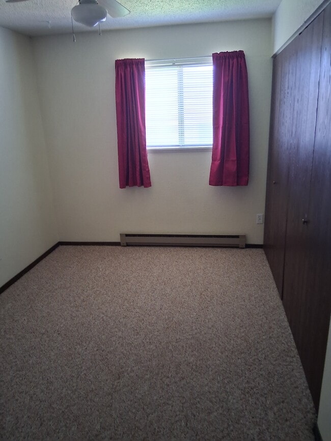 Photo - 910 W 24th St