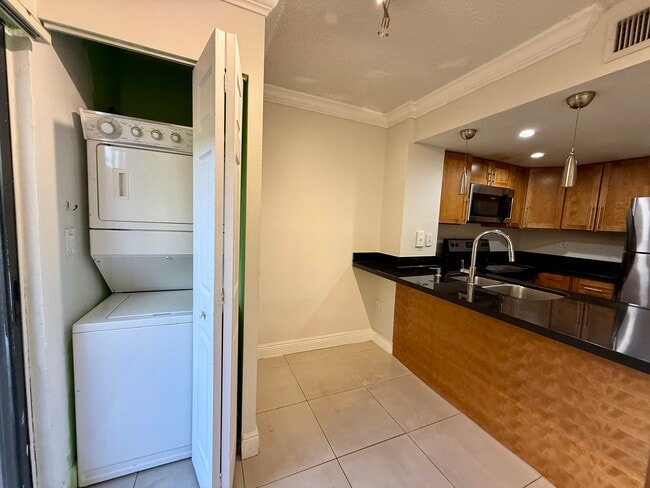 Photo - 1811 SW 107th Ave