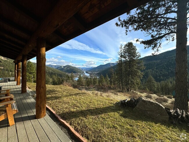 Building Photo - Beautifully modern log cabin home with stu...