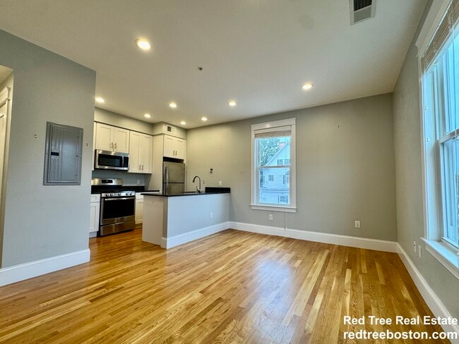Photo - 405 S Huntington Ave Unit 2R