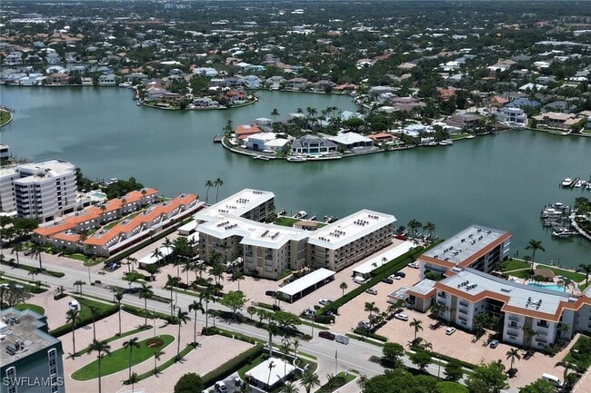 Photo - 3000 Gulf Shore Blvd N Unidad 213