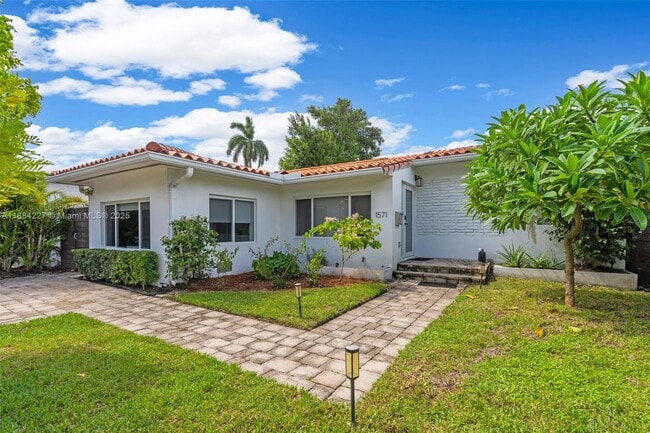 Photo - 1571 Normandy Dr