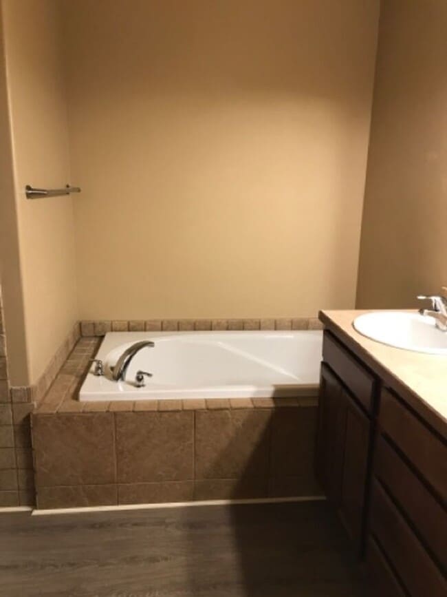 Photo - 1079 N College Rd W