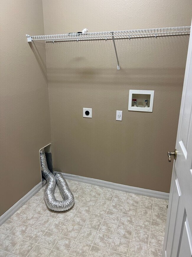 Photo - 2/2.5 Townhome in desirable Barclay Reserve!