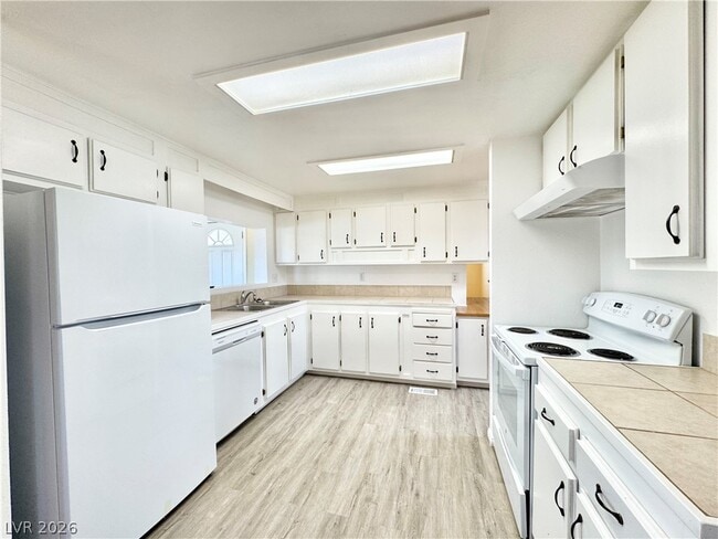 Photo - 770 E Banjo St