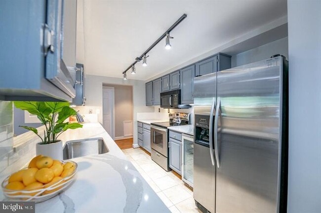 Building Photo - 1080 Wisconsin Ave NW Unit 102