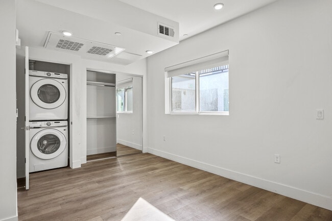 Photo - 7050 Hawthorn – Apartments & Co-Living