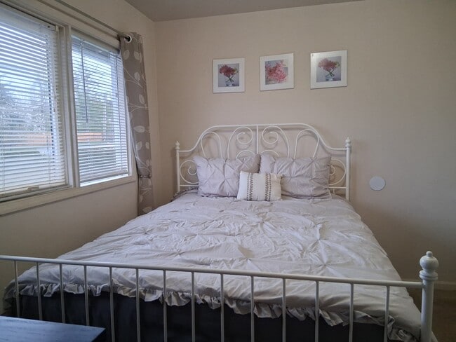 Building Photo - 24203 36th Ave S