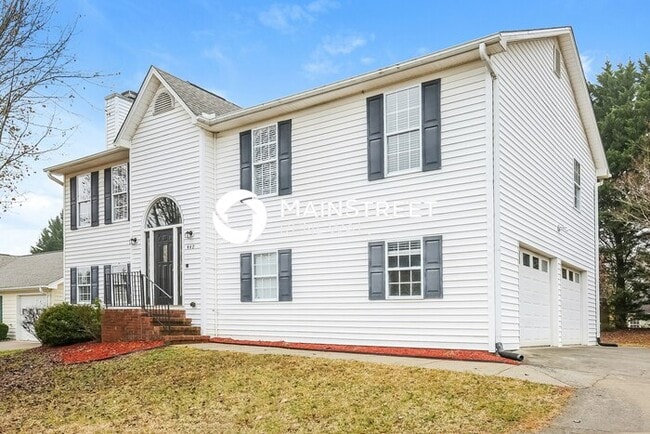 3 Bedroom Pet-Friendly Home in Winston-Salem, NC with Main Street Renewal