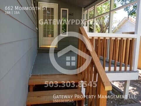 Photo - 662 Monmouth St Townhome
