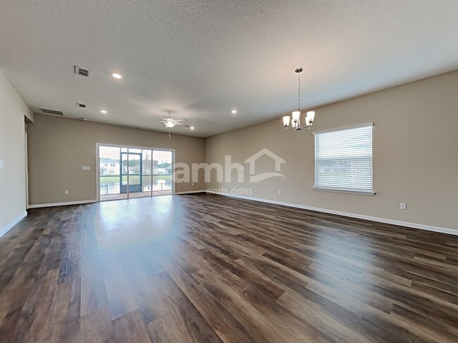 Photo - 143 Edge Park Trl