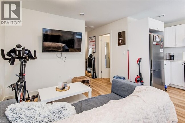 Photo - 10 Weaver St