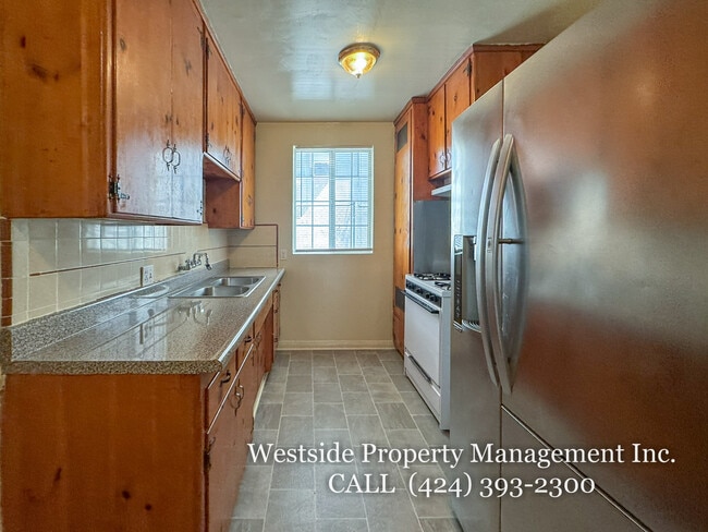 Photo - 244 S Doheny Dr