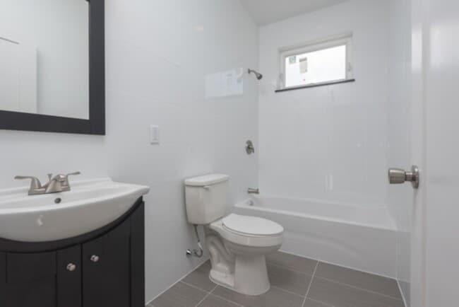 Photo - 1315-17 N 16th St Unidad B