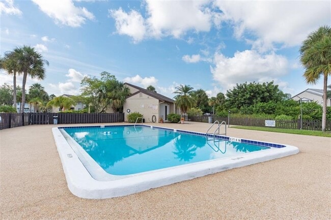 Photo - 2724 Hidden Lake Blvd Unit A