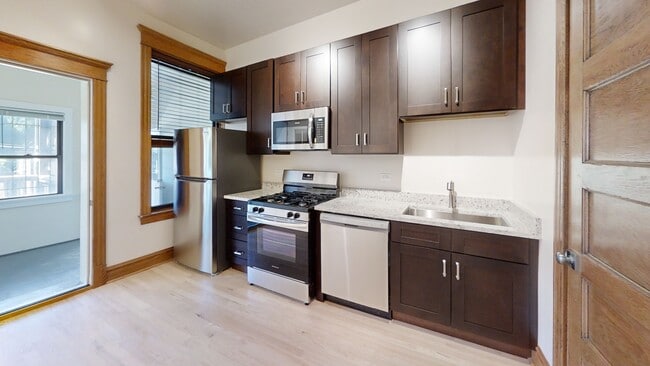 Photo - 1443 W Belle Plaine Ave Unit 3