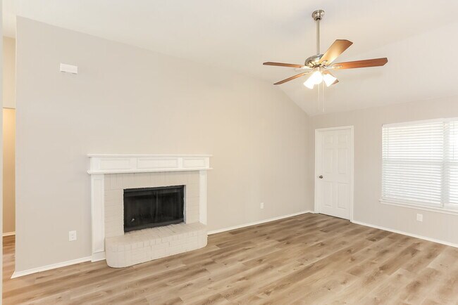 Photo - 1302 Hidden Glade Dr