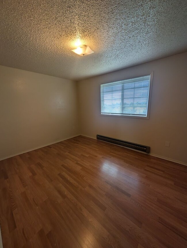 Photo - Dabney-PM-026-0274 Unit 3843 Anderson Ave