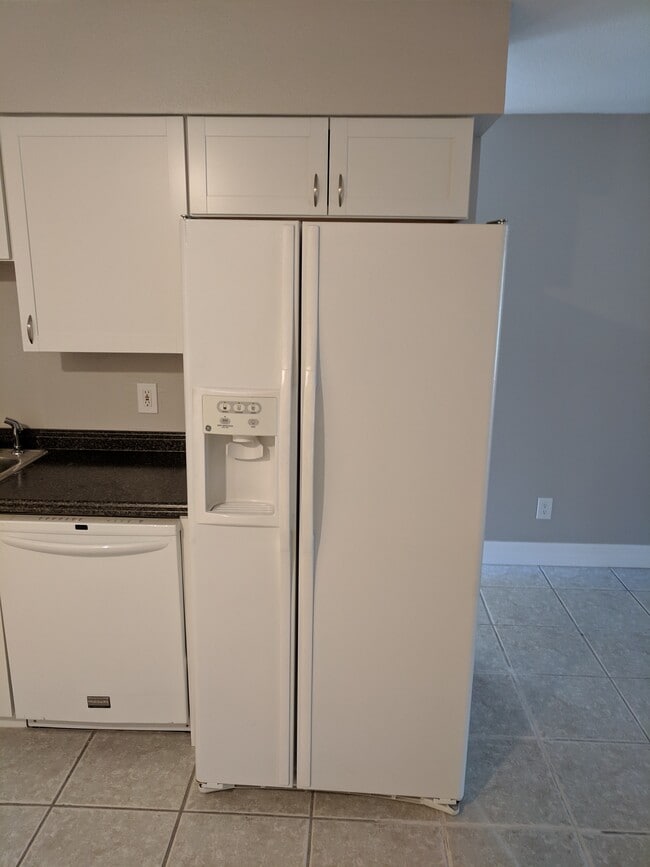 Photo - 5478 Avenue C