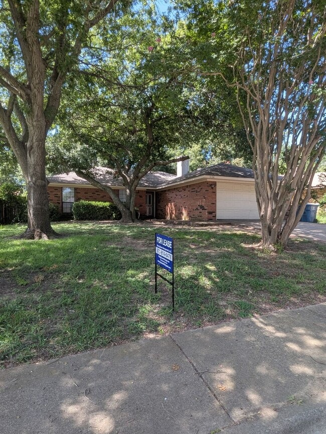 Photo - 504 Warbler Dr