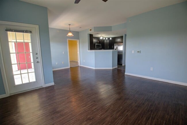 Photo - 2320 Gracy Farms Ln Unit 1434