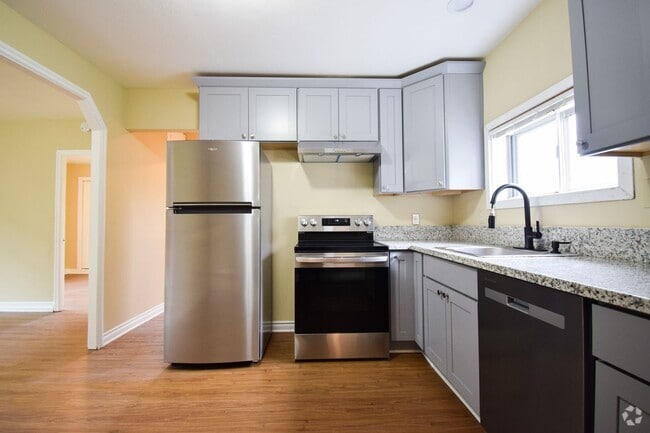 Building Photo - 2BD/1BA House with Garage!! Washer/Dryer i...