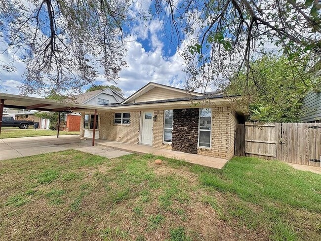 Photo - 6707 NW Compass Dr