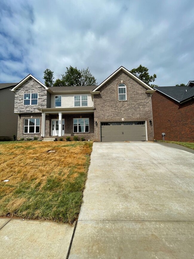 6 bedroom/3 Baths + Bonus room! Backs up ... - 6 bedroom/3 Baths + Bonus room!  Backs up ... House