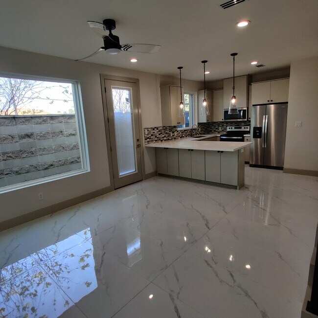 Photo - 216 Canary Ave