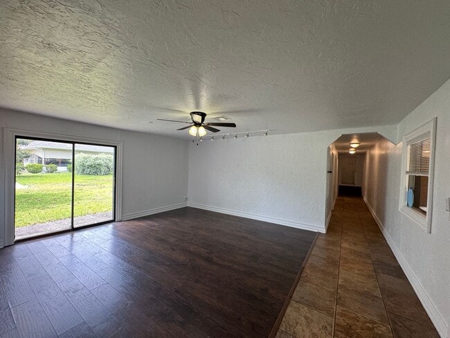Photo - GORGEOUS! 5 Bedroom, 3 Bathroom Home in Deland!