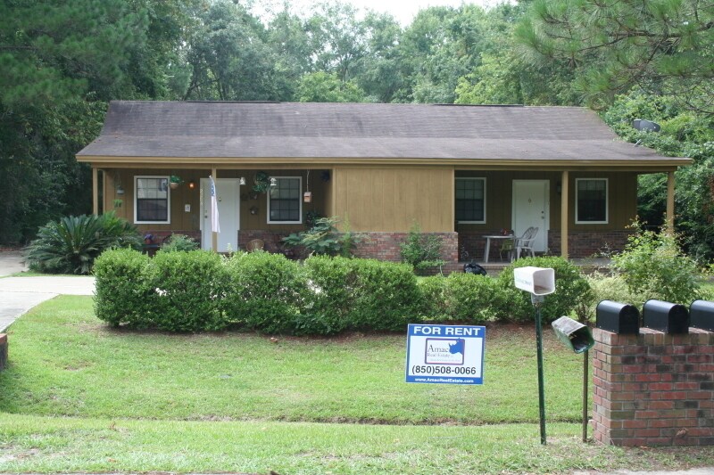 Two Bedroom On Clara Kee Blvd (Duplex) Loc... Rental House Rental in