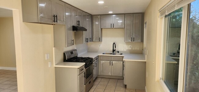 Photo - 1131 W Highland St Unidad E
