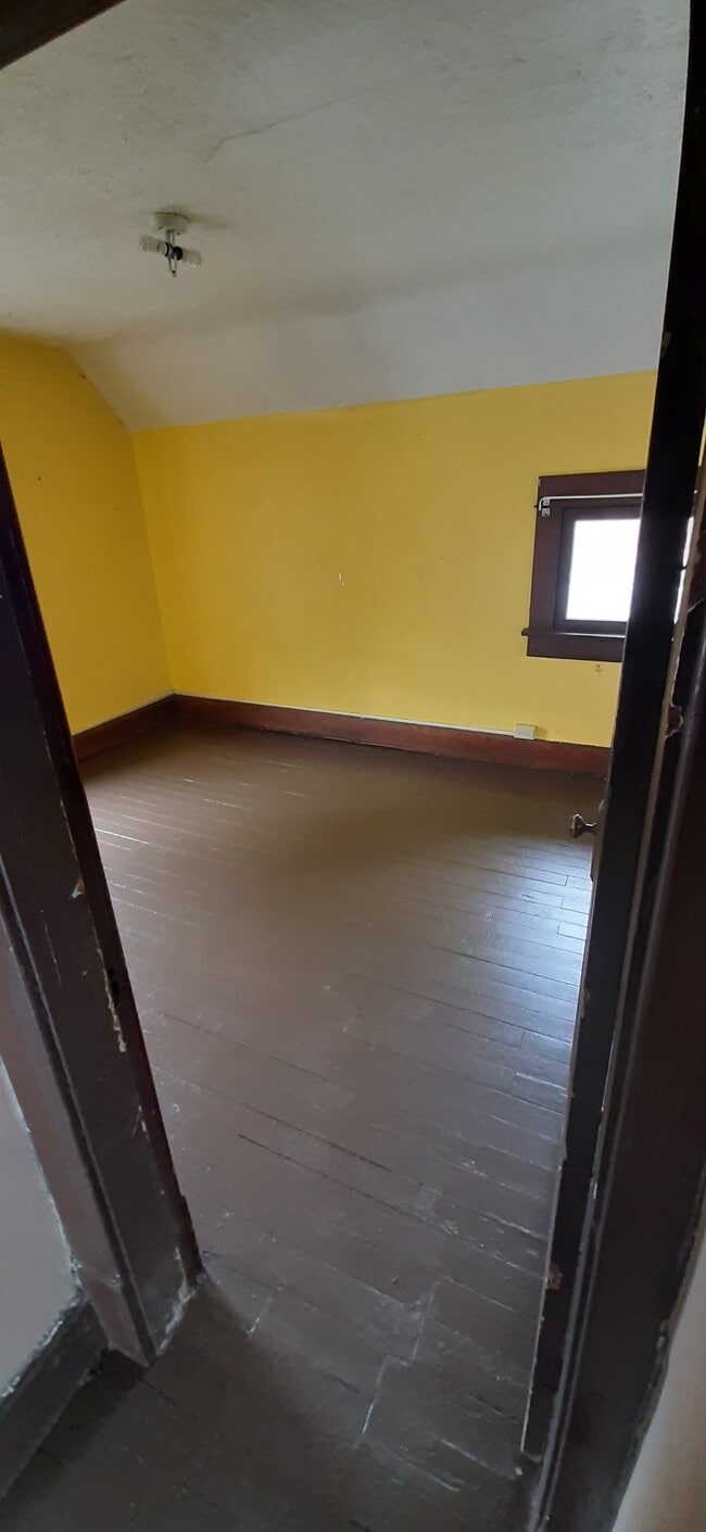 Photo - 73 E Blake Ave
