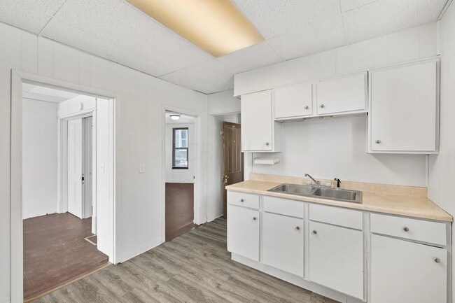 Photo - 170 Marion Ave Unit 1