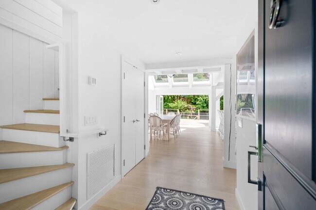 Photo - 27 Montauk Hwy