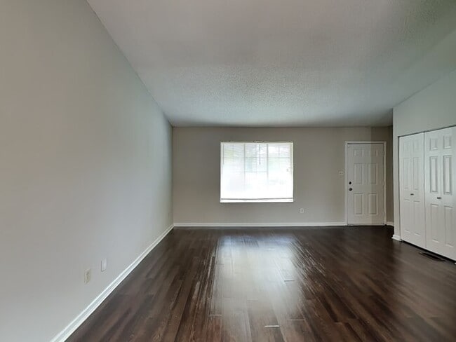 Photo - 3025 Oneida Rd