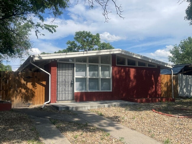 Photo - Charming 2 Bedroom, 1 Bathroom Duplex in Aurora