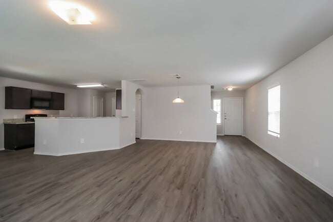 Photo - 301 Pronghorn Dr