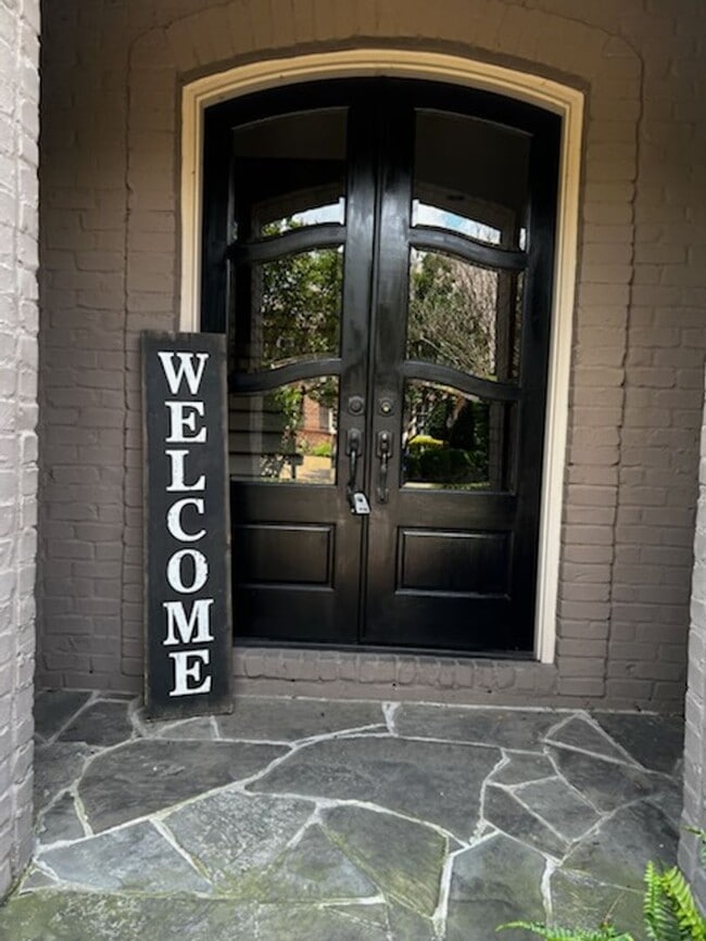 Photo - HOME FOR SALE or rent Gorgeous executive home in gated community!