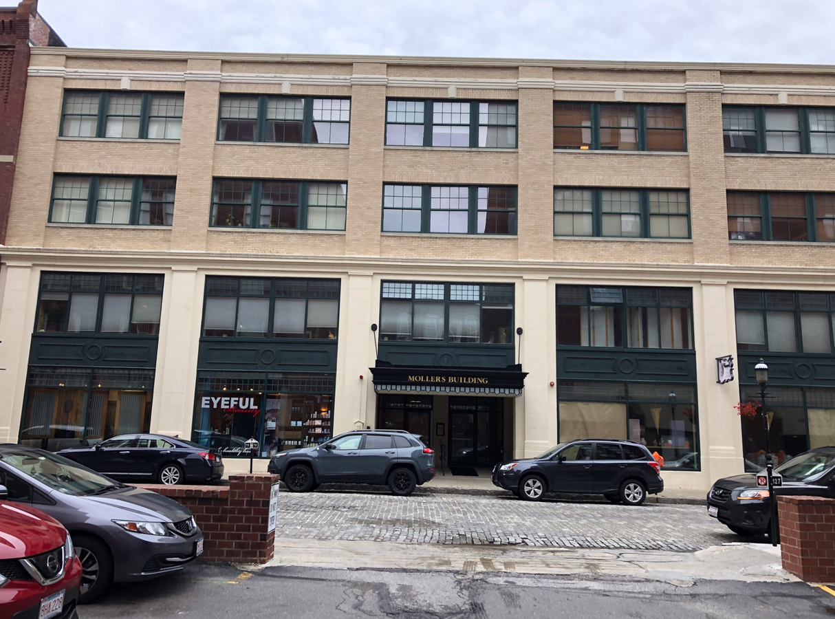 DOWNTOWN CONDO FOR LEASE - DOWNTOWN CONDO FOR LEASE Unit 33 Middle Street