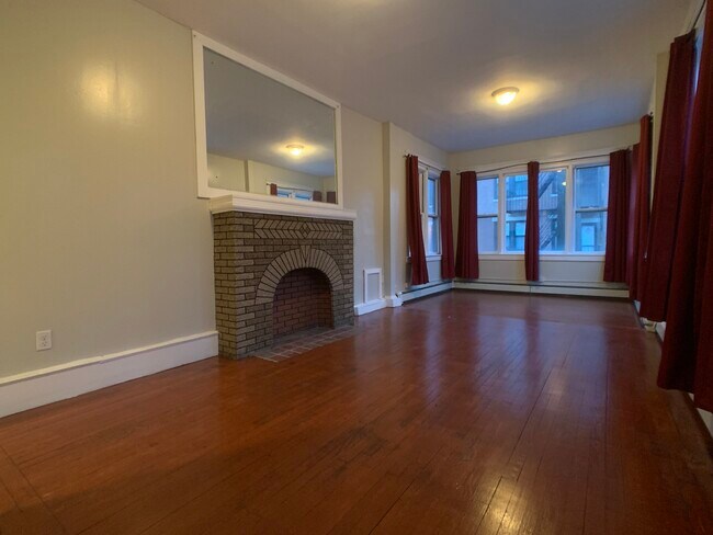 Photo - 165 Chiswick Rd