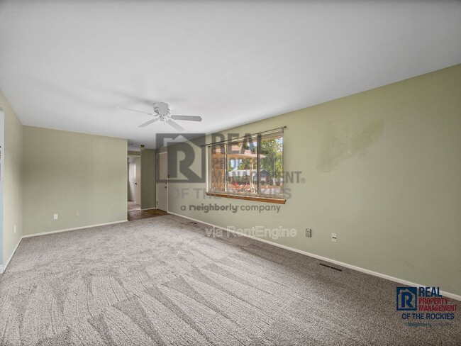 Photo - 409 W 47th St