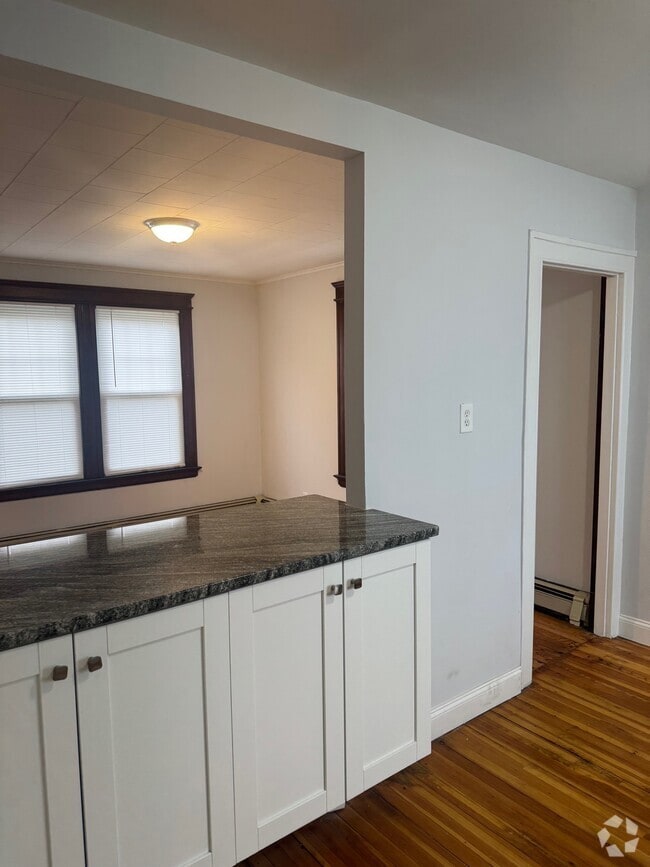Building Photo - 31 ellesmere Ave Rental