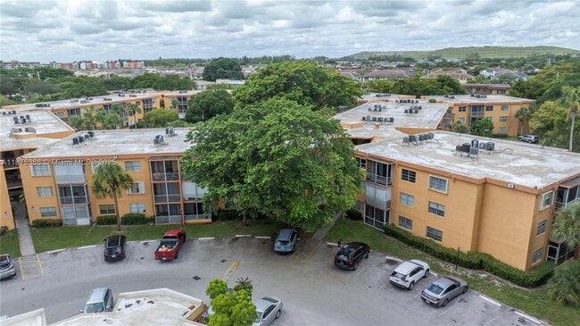 Building Photo - 4334 NW 9th Ave Unit 8-2D Rental