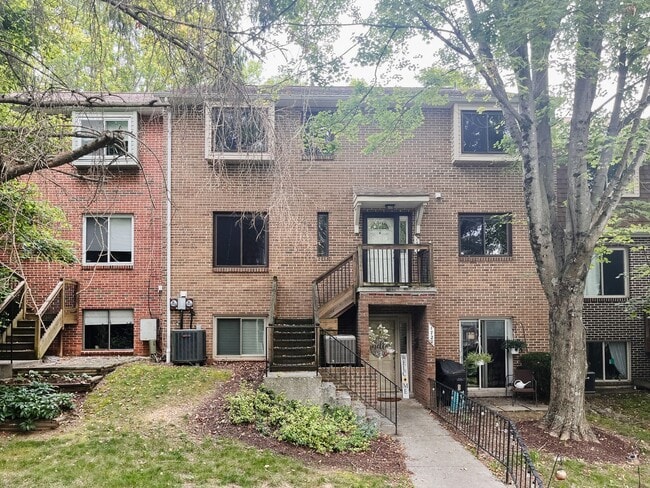 Photo - 1721 Donlee Dr