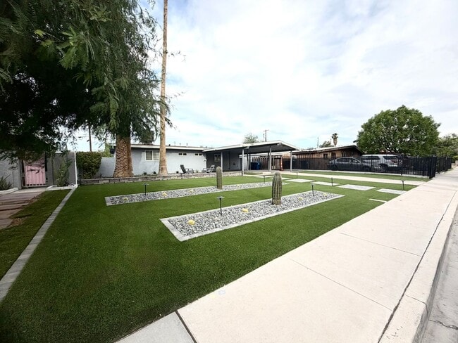 Building Photo - **$500 OFF MOVE IN BY 07/31/2026**Charming Single-Story Home with No HOA & Beautiful Outdoor Living!