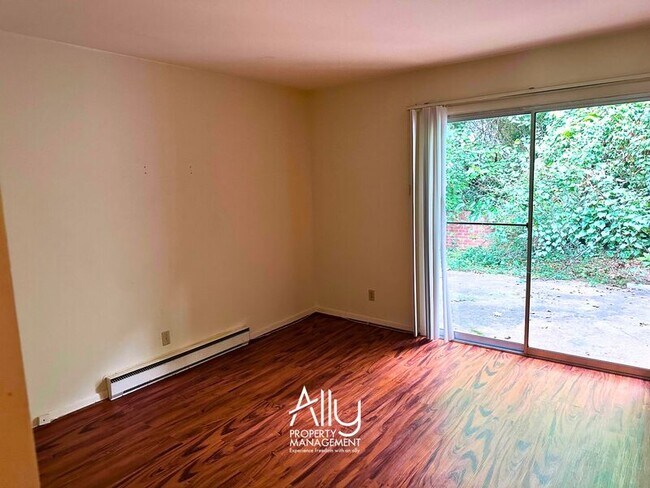 Photo - 122 Harmon St