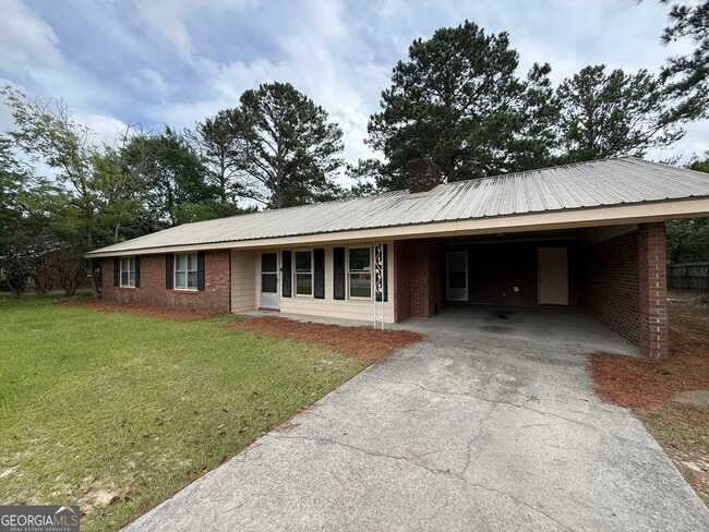 602 Hillcrest Pkwy
