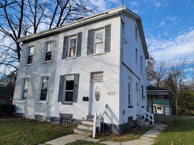Photo - 1412 Laidlaw Ave House