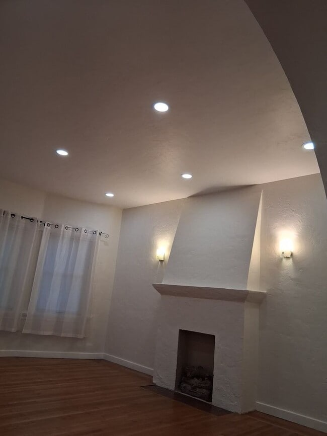 Photo - 522-526 33rd Street Unit 524